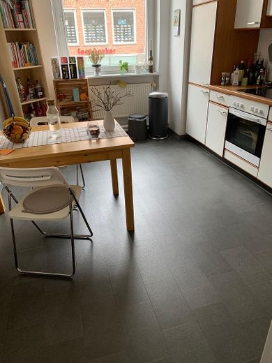 ***Amplio apartamento en propiedad de 2 habitaciones en el centro de Lübeck*** – Foto 1