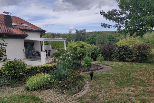 Maison en périphérie de la ville avec classe énergétique A – de l’espace pour une grande famille avec possibilité de percevoir un loyer supplémentaire
