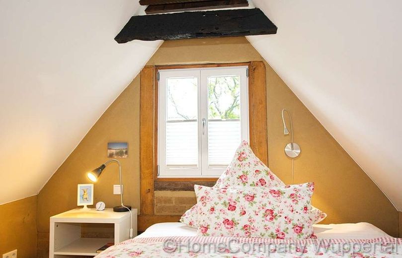 Wohnen in einem Bergischen Häuschen! Hochwertig renoviertes Fachwerk-Tiny-Haus in Cronenberg – aeb67aa8281de7e0f2e792bb5cfc7fae2382d5b8.jpg