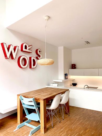 Townhouse-Wohnung Neckarstadt-Ost / Terrasse und Gartennutzung / 2 Balkone / Perfekt für Familien – Essbereich