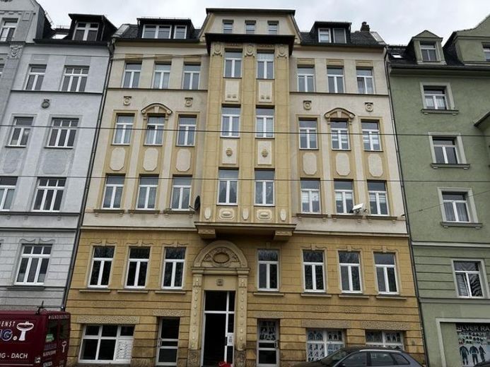 Geräumige, helle 2-Raum-Whg. im EG mit Balkon, Einbauküche und TV im Kochbereich, vermietet! – Foto 1