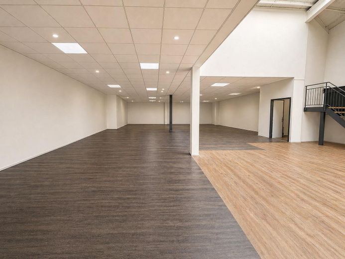 Zentrales Ladengeschäft oder Büro in bester Lage – फोटो 5