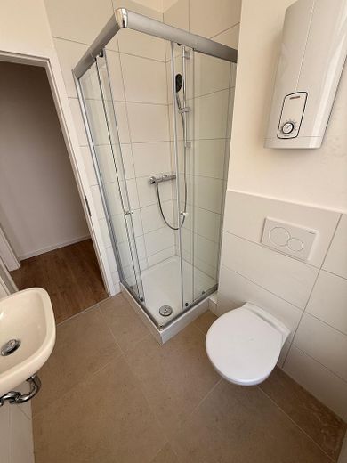 Erstbezug frisch renovierte 2-Zimmer Wohnung in Inrath-Kliedbruch – Bad
