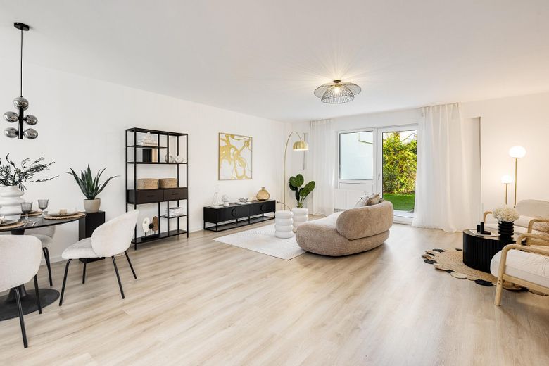 Bezugsfreie 2-Zi.-Gartenwohnung in München Bogenhausen – Erstbezug nach Renovierung – Wohnzimmer mit Gartenblick
