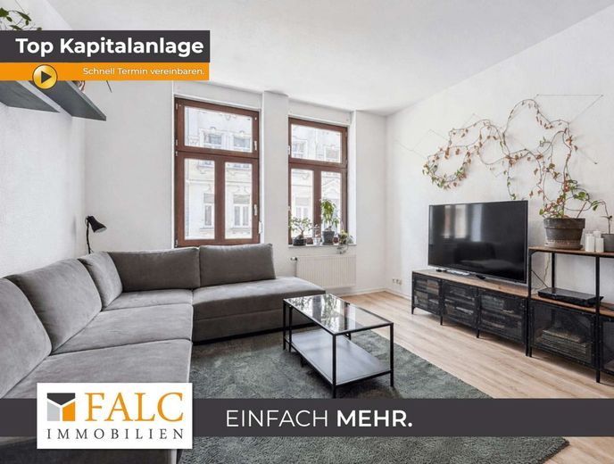 Altbauperle in Stadtfeld-Ost: Charmante 3-Zimmer-Wohnung mit Balkon &amp; Wertsteigerungspotenzial – Wohnzimmer