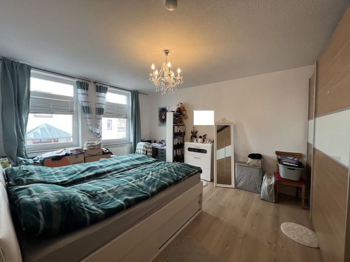 Wohnen mit Charakter - großzügige Altbauwohnung mit Balkon und Carport in Minden - Süd – Elternschlafzimmer