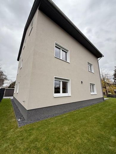 Appartamento di 3 locali, nuova costruzione, balcone, riscaldamento a pavimento, impianto di ventilazione, WE3 – Hofseite
