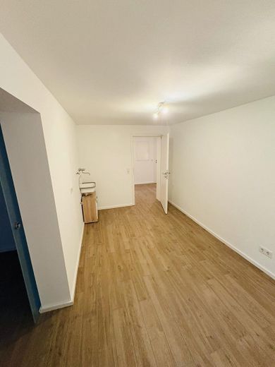 Exklusiver, kernsanierter Bungalow in Damm - wohnen auf einer Ebene – Wasch- und Trockenraum