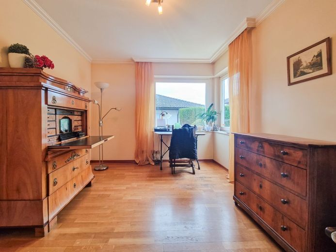 Familientraum mit Weitblick, Ruhe, TOP-Anbindung und ganz viel Platz! Seltenes Angebot! Nähe ZDF! – EG Arbeitszimmer