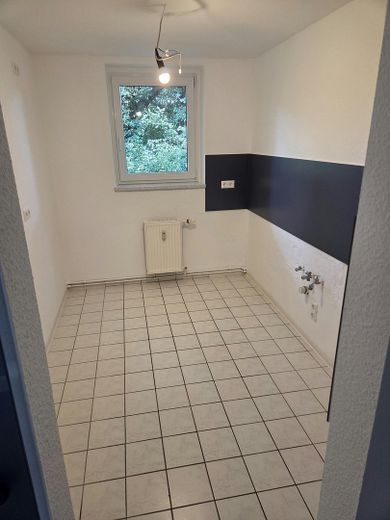 Amplio apartamento de 4 habitaciones en una zona tranquila – Küche