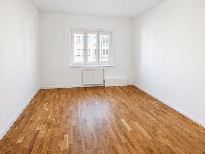 Frisch sanierte, bezugsfreie 3-Zimmer-Wohnung mit Eichenparkett in ruhiger Lage Prenzlauer Berg – Schlafzimmer