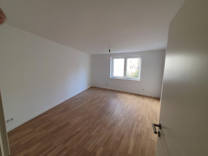 2-Zimmer/EBK/Bad/Balkon/Keller (fast) Erstbezug nach hochwertiger Sanierung direkt vom Eigentümer – Schlafzimmer