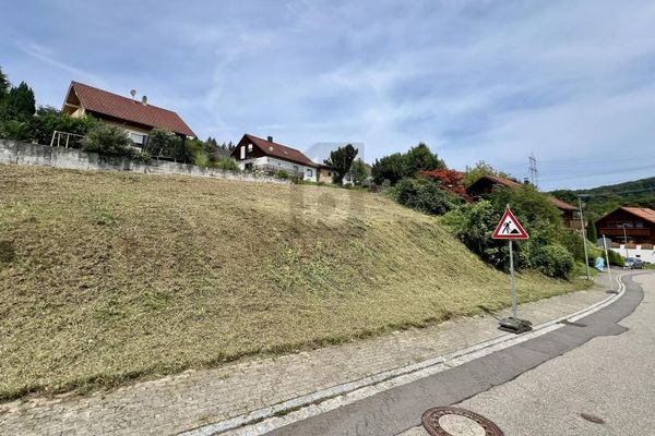 NATURNAH MIT AUSSICHT: ERSCHLOSSEN