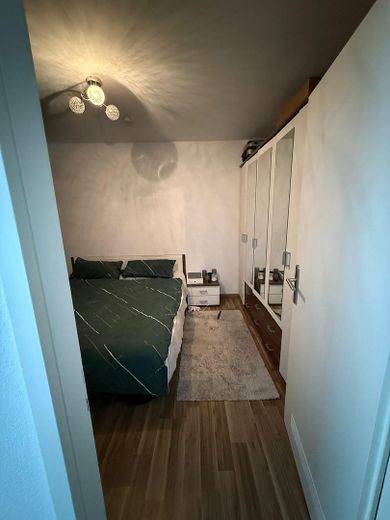 Vollmöblierte 2-Zimmer Wohnung am Rhein (Deutze Brücke) – Schlafzimmer