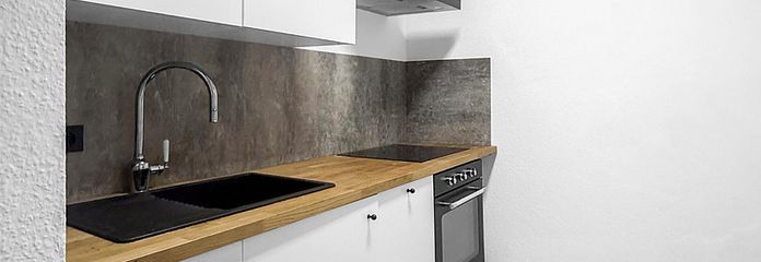 Tadilat sonrası ilk kullanım: Modern donanımlı aydınlık daire – Küche mit Spülmaschine