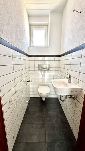 Erstbezug nach Sanierung | Helle 3,5-Zimmer-Wohnung in bester Innenstadtlage – Gäste-WC