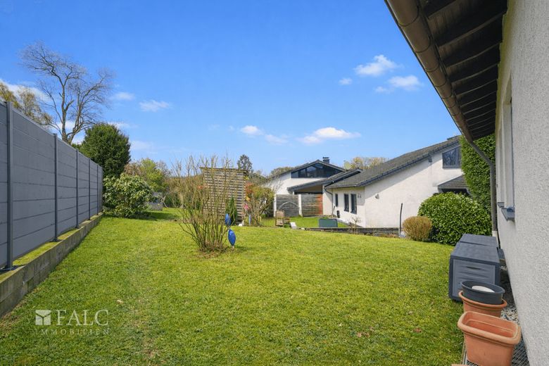 Gepflegtes Einfamilienhaus in Kürten: Ankommen &amp; Wohlfühlen - mit Kamin und Garten – Garten