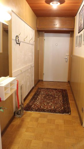 9% Bruttomietrendite – 42 m² Apartment – neue Küche & neues Bad – voll möbliert – Flur