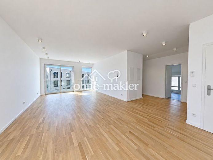 Sehr helles, modern geschnittenes Appartement mit Balkon (ein Hauch von Skywalk) incl. Garage – Foto 1