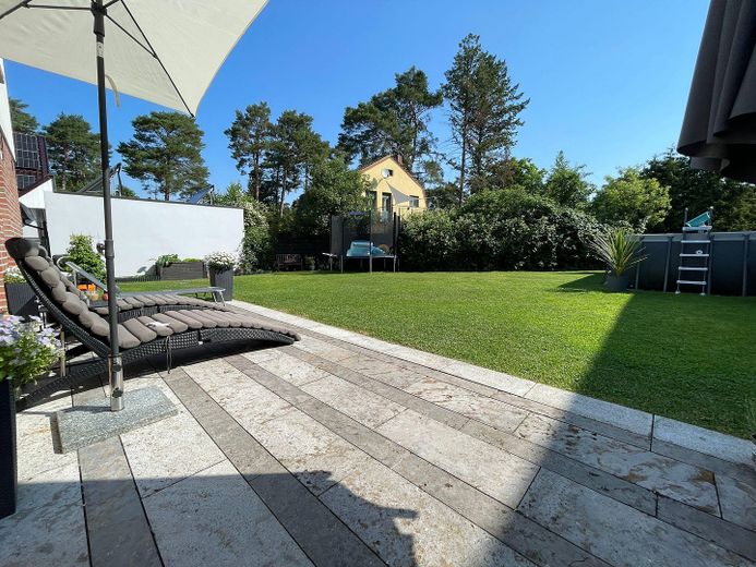 Dream house in green Wandlitz - well-maintained - 4-room - quiet garden near the lake - no commission – Sonnenterrasse