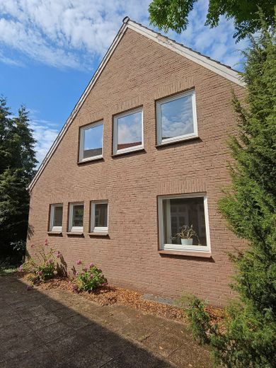 Ehemaliges Pfarrhaus in Oldenstadt zu verkaufen – Giebel Ostseite