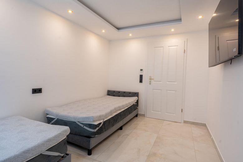 De particulier : Emplacement privilégié Waldweg. Construit en 2017. Rénové avec des matériaux de qualité. Entrée indépendante, jacuzzi, îlot de cuisson, et bien plus encore. – Photo 18