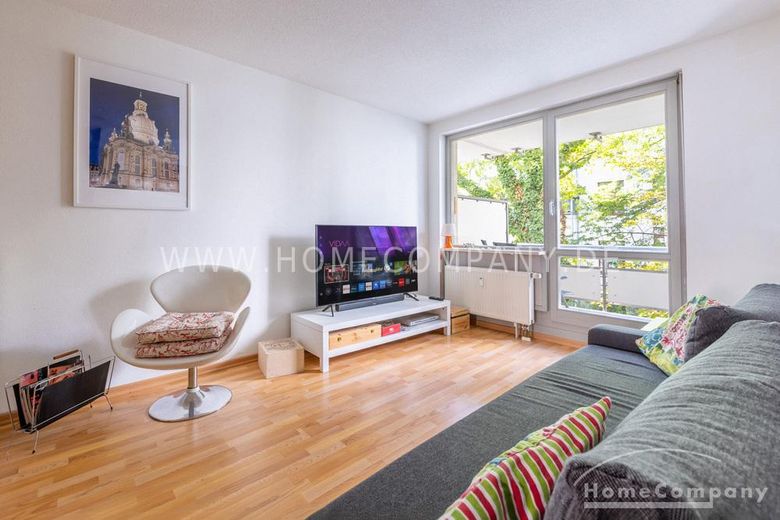 28054 HomeCompany Dresda Appartamento arredato con 2 locali e balcone nella Città Vecchia di Dresda max. 4 persone – 2a9427959f8f8988b4d573c028f21a7720ab0998.jpg
