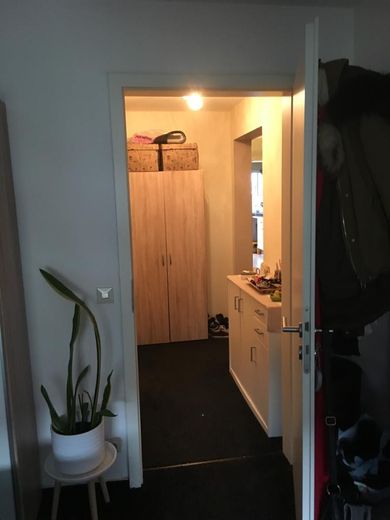 Wohnung 2,5 Zimmer – Vorraum Bad u. Schlafzimmer