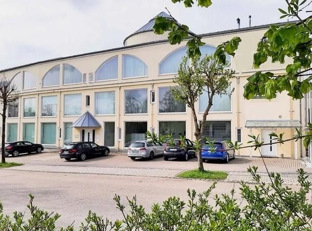 Arcom Business Center