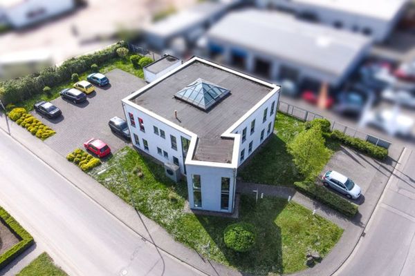 Inverstor gesucht: 
Repräsentatives Bürogebäude 311m², Wärmepumpe, energieeffizient, Autobahnnähe