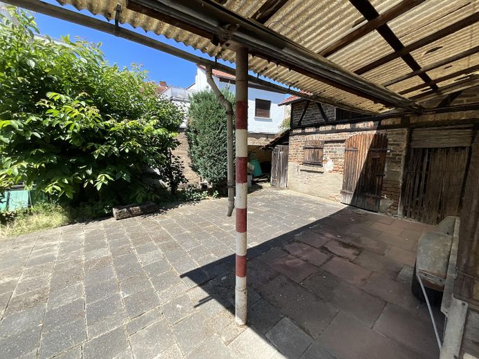 Casa indipendente in posizione centrale con ampio cortile a Mühlheim, senza agenzia immobiliare – Foto 4