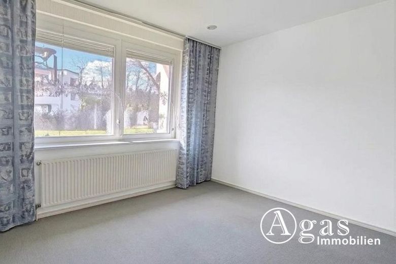 Vermietete 2-Zimmer-Wohnung mit Balkon in Charlottenburg – Schlafzimmer