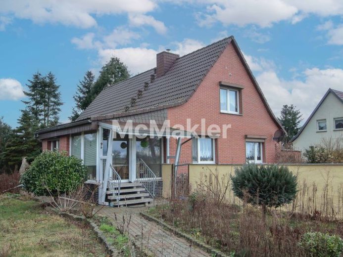 Charmantes Einfamilienhaus in Grieben – Wohnen im Grünen mit Kamin und 1.389 m² Grundstück – Foto 1