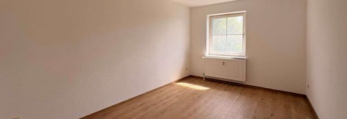 Z nową podłogą: zmodernizowane 2-pokojowe mieszkanie w Torgau!