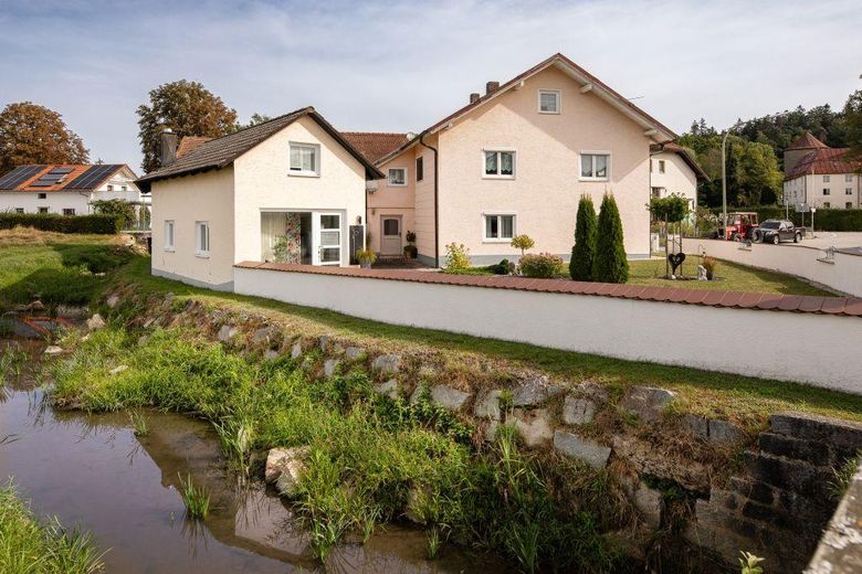 Casa bifamiliare a Haselbach (comune di Tiefenbach) – Foto 1
