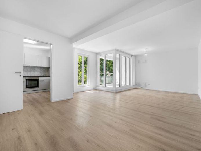 NEUE FOTOS nach RENOVIERUNG:
1 Min. RHEINUFER, 2 Min. CARLSPLATZ, 3. Min. ALTSTADT, 5. Min. zur KÖ! – Foto 1
