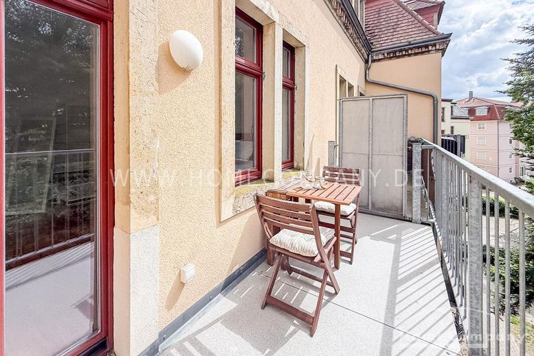 27458 HomeCompany Dresden Möbliert/Furnished 2-Zimmer-Wohnung in Dresden-Pieschen mit Balkon max. 2 Personen – b0fe87b642d7e0f7fa929125a132cab1bfd8a9fb.jpg