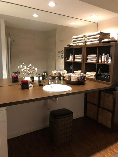 Schöne 2 Zimmer-Gartenwohnung in Ruhiger Lage – Bad