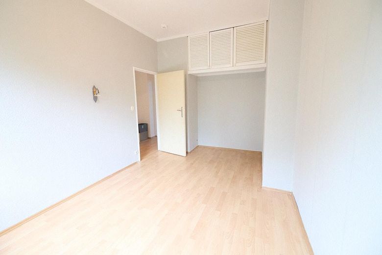 Piso de 3 habitaciones con balcón en buena ubicación, Berlín Norte-Charlottenburg, directamente del propietario – Zimmer 3