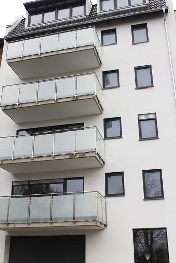 Ansicht Hinten mit Balkonen