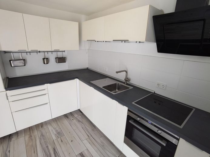 Ruhige 2 ZKB mit EBK und Stellplatz – IKEA Einbauküche