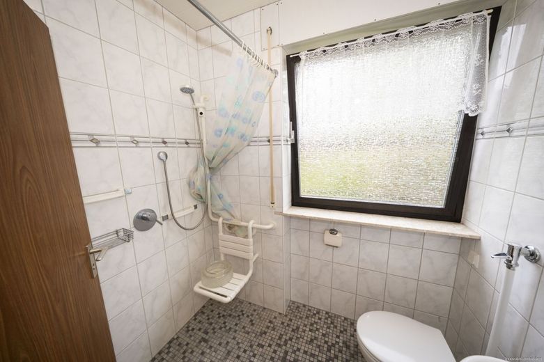 Gemütliches Einfamilienhaus in kleiner Nebenstraße von Dorf im Warndt – Badezimmer 1