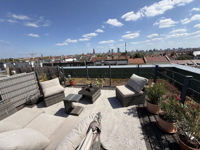 Luxury Penthouse Maisonette with Private Rooftop Terrace & Spectacular 360° Berlin Skyline Views – Private Rooftop Terrace Lounge