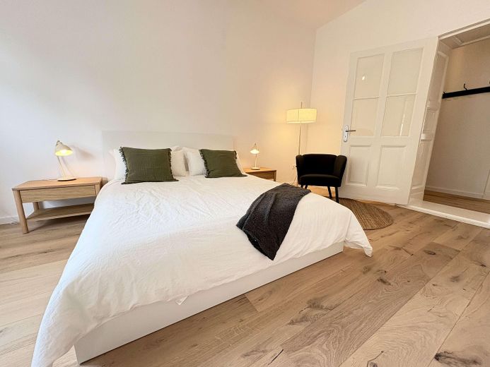Helle und vollständig möblierte 3-Zimmer-Wohnung im Herzen von Berlin-Friedrichshain – Foto 3