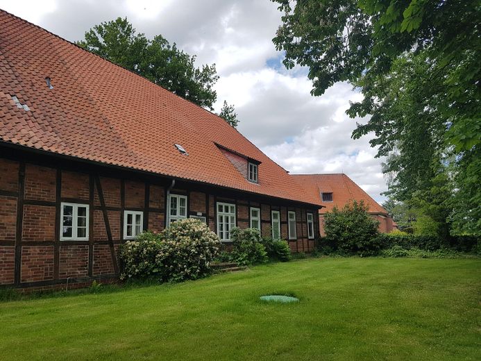 Linke Hausseite von hinten