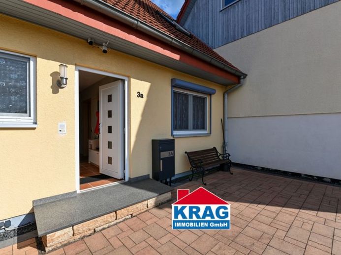 ++ KRAG Immobilien ++ Home plus home office: 4 rooms, modern kitchen, bathroom, guest WC, basement – Photo 1