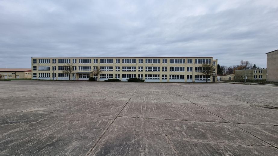 1.9 ha Bauland + Gewerbeobjekte + für Solar , Lager ab 99.000 Euro – Foto 44
