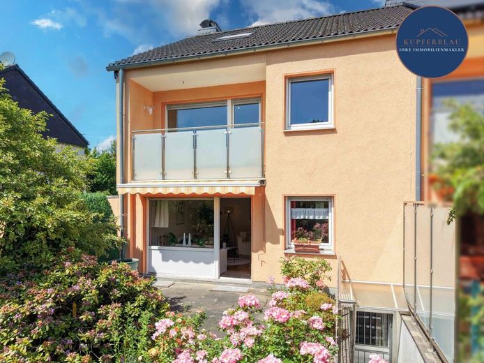 Familienidylle in Köln-Porz/Urbach - Doppelhaushälfte mit Garten und Garage auf Erbpacht – Außenansicht