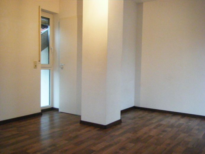 2-Zimmer-DG-Wohnung mit Balkon in Einhausen direkt am Feldrand mit Waldblick – Schlafzimmer