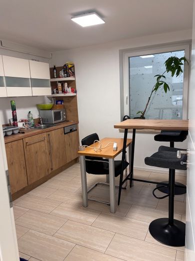 mooie woning met kantoor/opslag, groot terras, veel groen, ecologisch geïsoleerd, lage gemeentelijke bedrijfsbelasting. SLECHTS 240% – Büroansicht